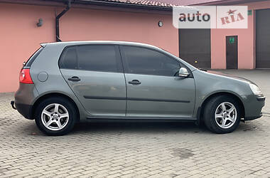 Хэтчбек Volkswagen Golf 2008 в 