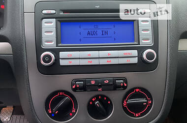 Хэтчбек Volkswagen Golf 2008 в 