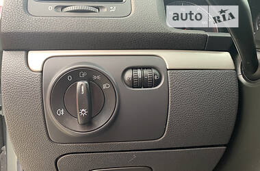 Хэтчбек Volkswagen Golf 2008 в 