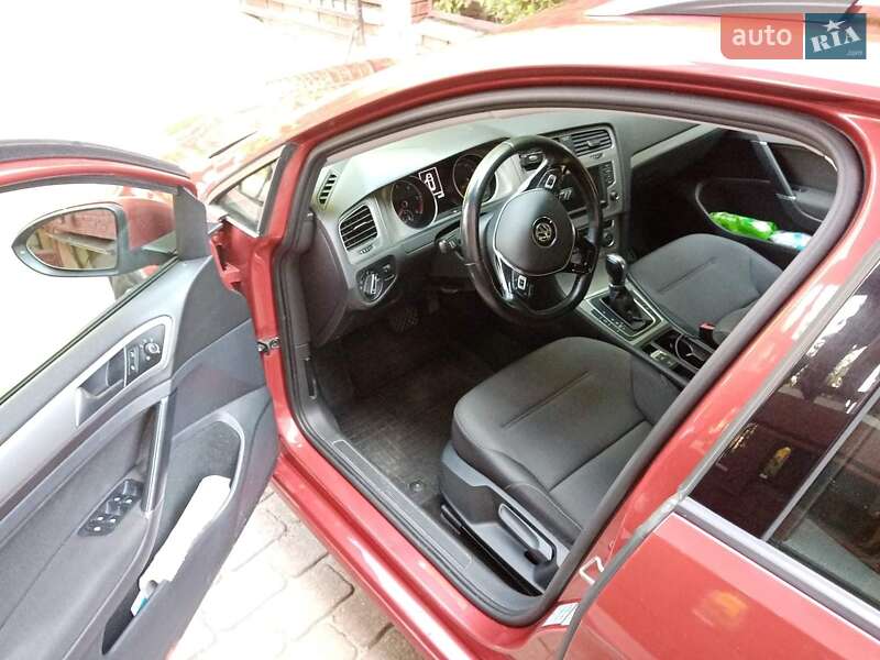 Універсал Volkswagen Golf 2016 в Києві