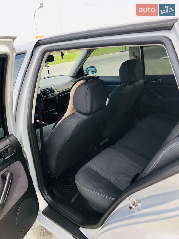 Хетчбек Volkswagen Golf 1998 в Львові