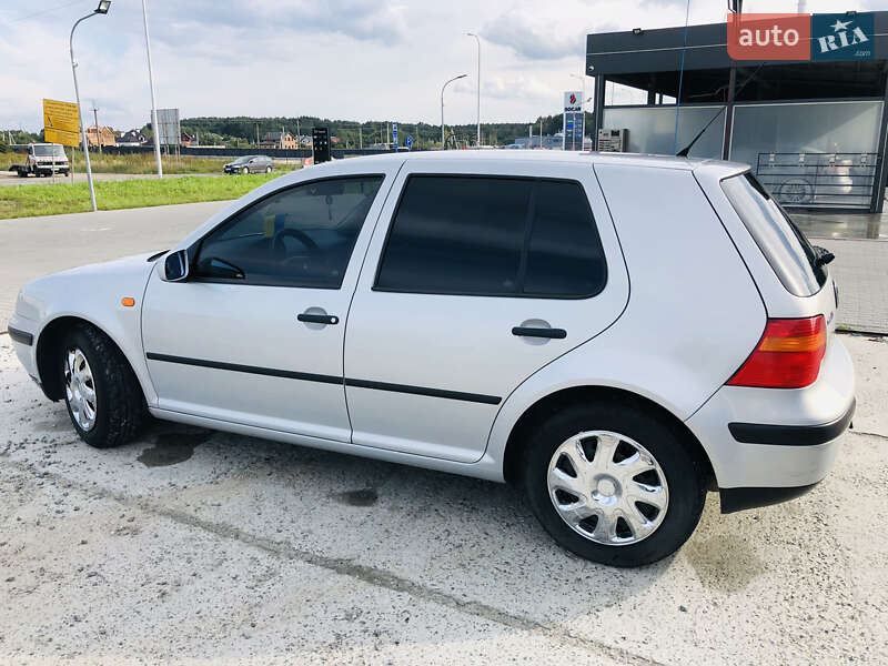 Хетчбек Volkswagen Golf 1998 в Львові