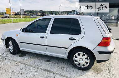 Хэтчбек Volkswagen Golf 1998 в Львове