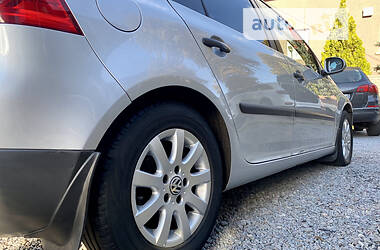 Хетчбек Volkswagen Golf 2004 в Львові