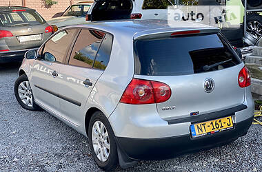 Хетчбек Volkswagen Golf 2004 в Львові