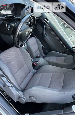 Хэтчбек Volkswagen Golf 2007 в 