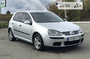 Хэтчбек Volkswagen Golf 2004 в 