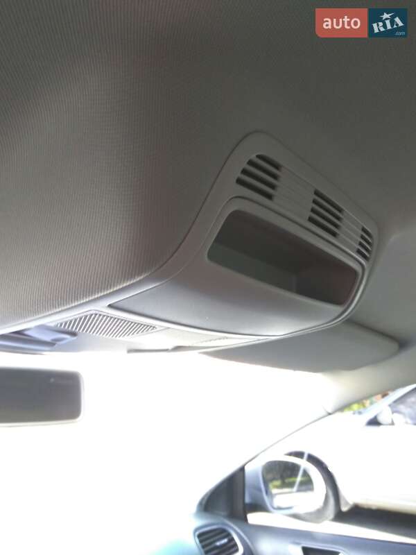 Універсал Volkswagen Golf 2010 в Львові