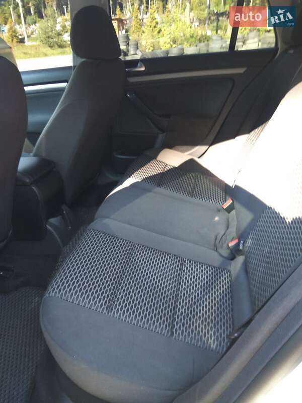 Універсал Volkswagen Golf 2010 в Львові