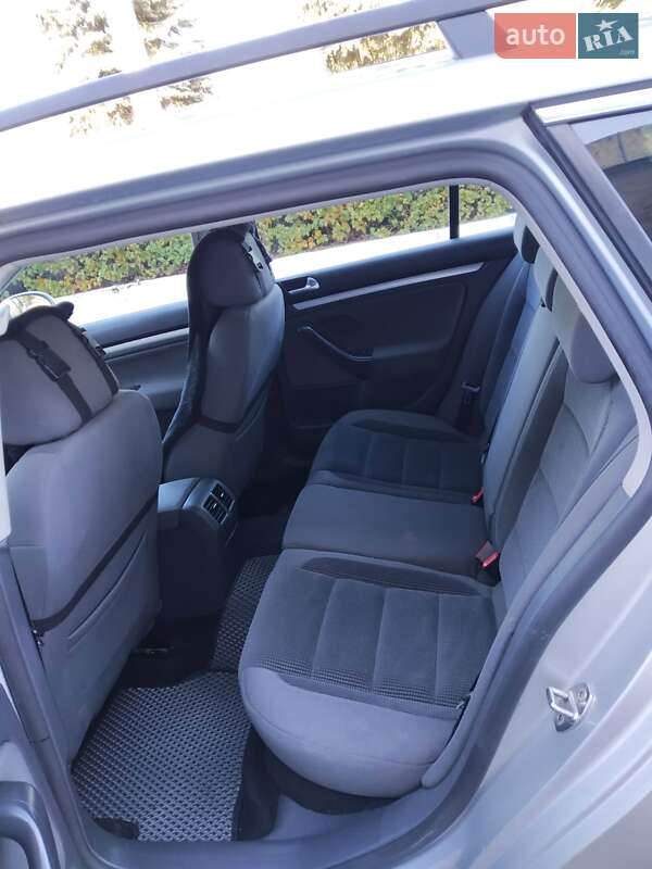 Универсал Volkswagen Golf 2008 в Здолбунове