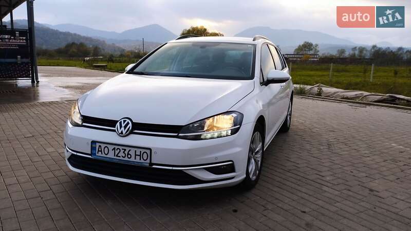 Універсал Volkswagen Golf 2017 в Хусті