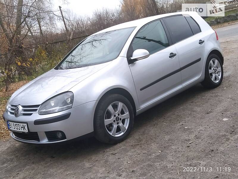 Хэтчбек Volkswagen Golf 2004 в Полтаве