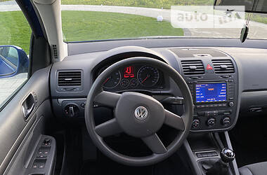 Хэтчбек Volkswagen Golf 2004 в Бучаче