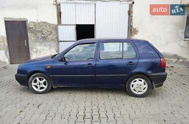 Хетчбек Volkswagen Golf 1994 в Снятині