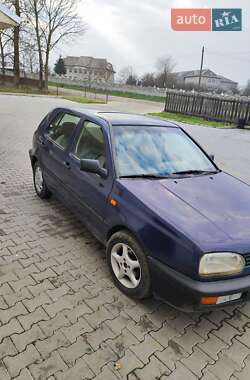 Хетчбек Volkswagen Golf 1994 в Снятині