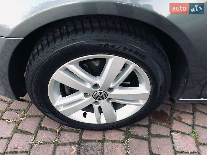 Універсал Volkswagen Golf 2013 в Києві