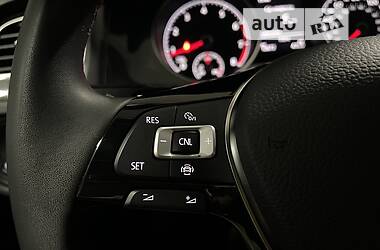 Хетчбек Volkswagen Golf 2020 в 