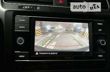 Хетчбек Volkswagen Golf 2020 в 