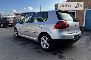 Хэтчбек Volkswagen Golf 2006 в 