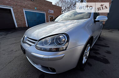 Хэтчбек Volkswagen Golf 2006 в 