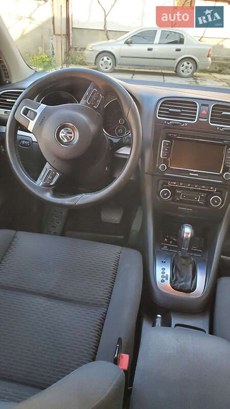 Хетчбек Volkswagen Golf 2012 в Виноградові