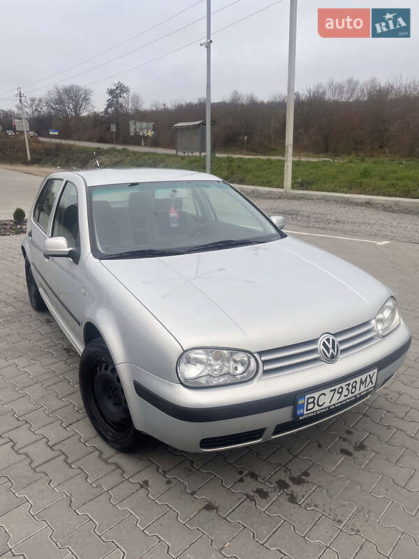 Volkswagen Golf 2000