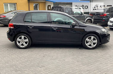 Хэтчбек Volkswagen Golf 2010 в Ровно