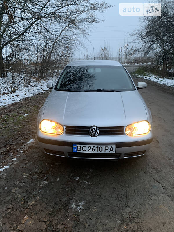 Хэтчбек Volkswagen Golf 2000 в Яворове