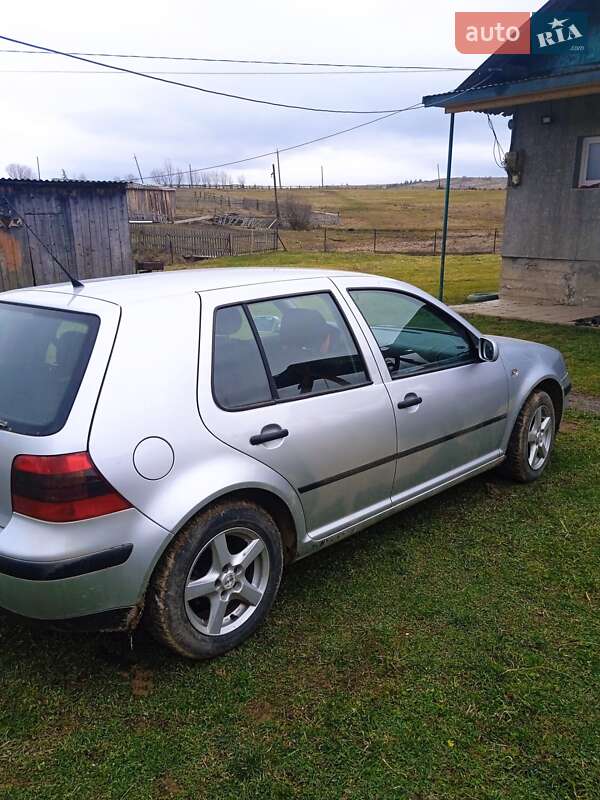 Хетчбек Volkswagen Golf 2002 в Турці