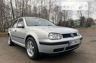 Универсал Volkswagen Golf 2000 в Новояворовске