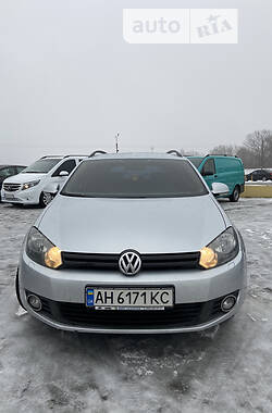 Універсал Volkswagen Golf 2010 в 