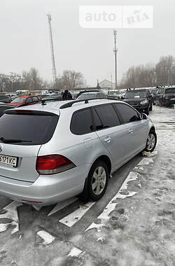 Універсал Volkswagen Golf 2010 в 