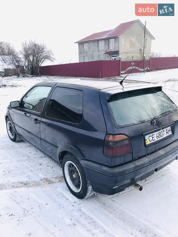 Седан Volkswagen Golf 1993 в Чернівцях