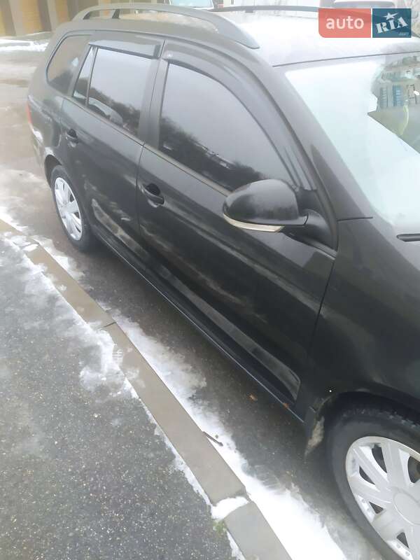 Універсал Volkswagen Golf 2011 в Вінниці