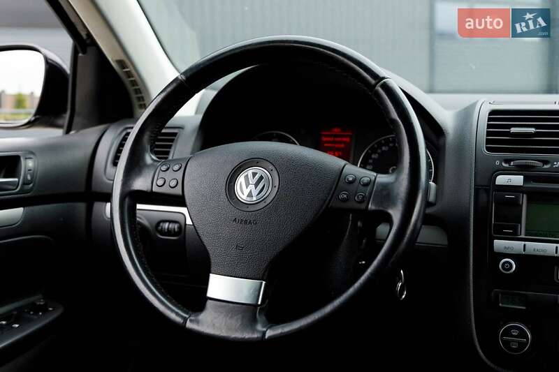 Універсал Volkswagen Golf 2009 в Луцьку