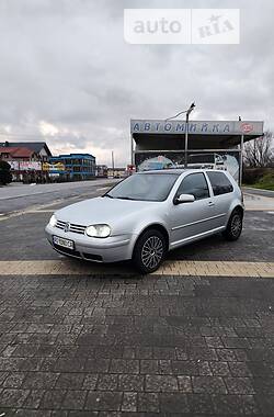 Хэтчбек Volkswagen Golf 2000 в Тячеве