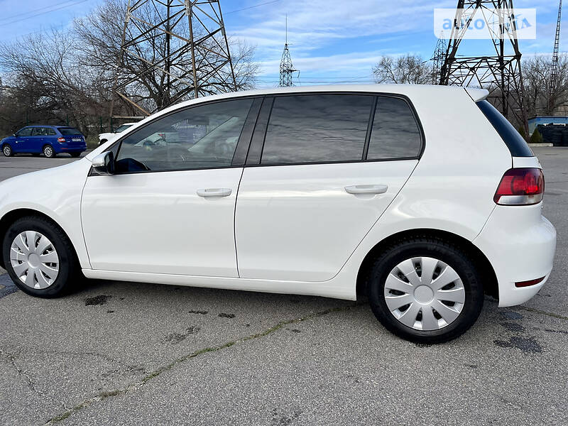 Хэтчбек Volkswagen Golf 2011 в Запорожье