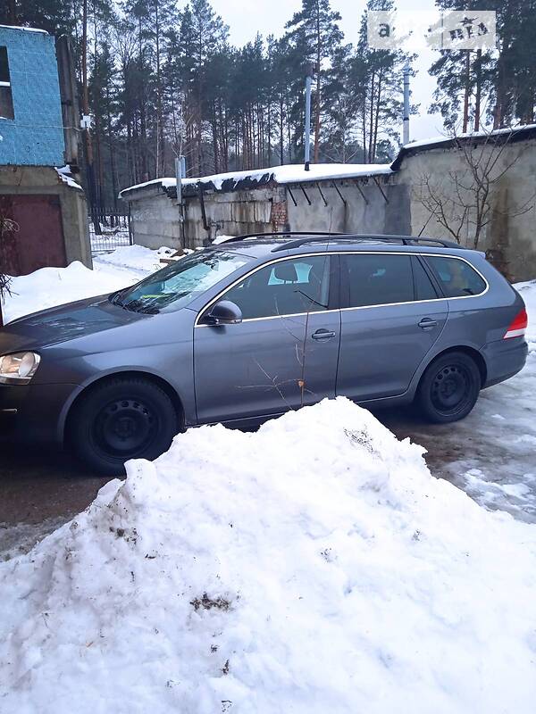 Универсал Volkswagen Golf 2008 в Чернигове