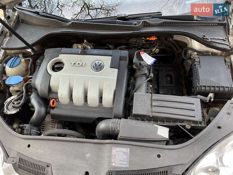Хэтчбек Volkswagen Golf 2007 в Иршаве