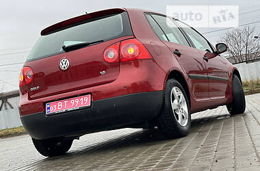 Хэтчбек Volkswagen Golf 2004 в Дрогобыче