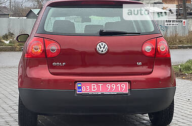 Хэтчбек Volkswagen Golf 2004 в Дрогобыче