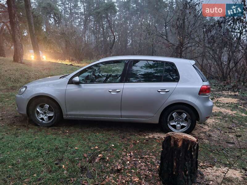 Хэтчбек Volkswagen Golf 2009 в Харькове
