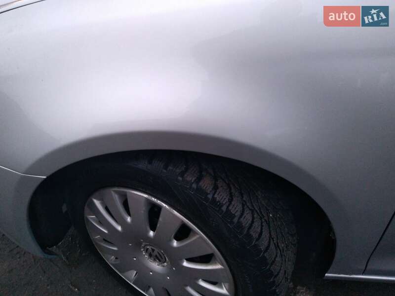 Універсал Volkswagen Golf 2011 в Демидівці