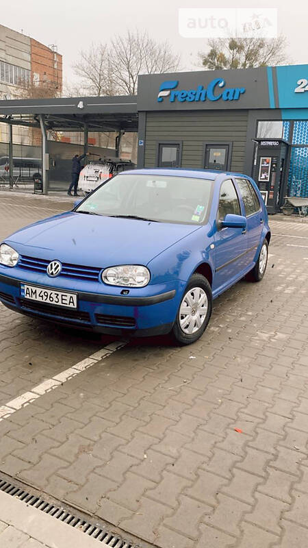 Хэтчбек Volkswagen Golf 1999 в Житомире