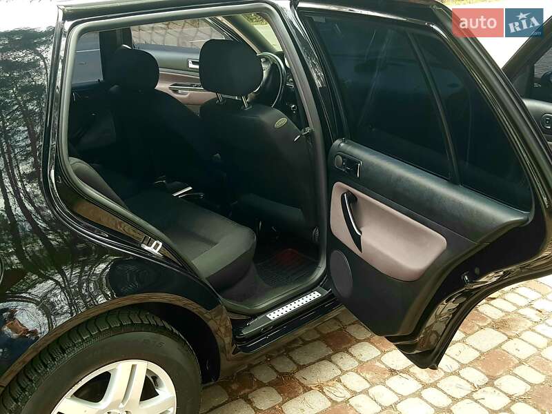 Хэтчбек Volkswagen Golf 2002 в Дрогобыче