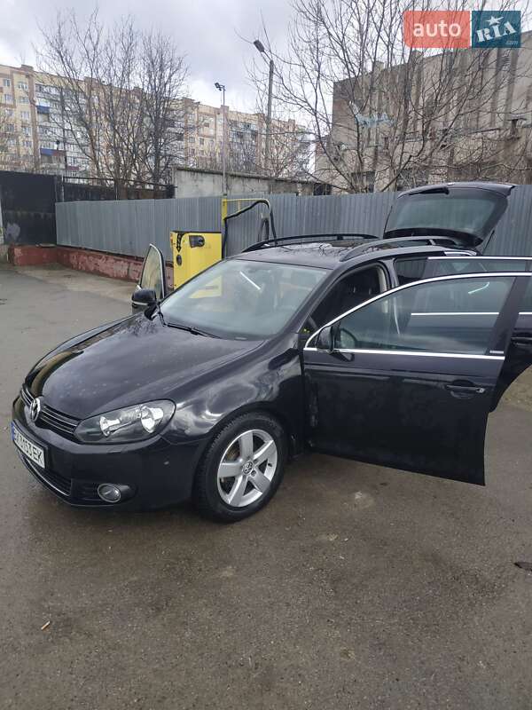 Универсал Volkswagen Golf 2011 в Каменец-Подольском