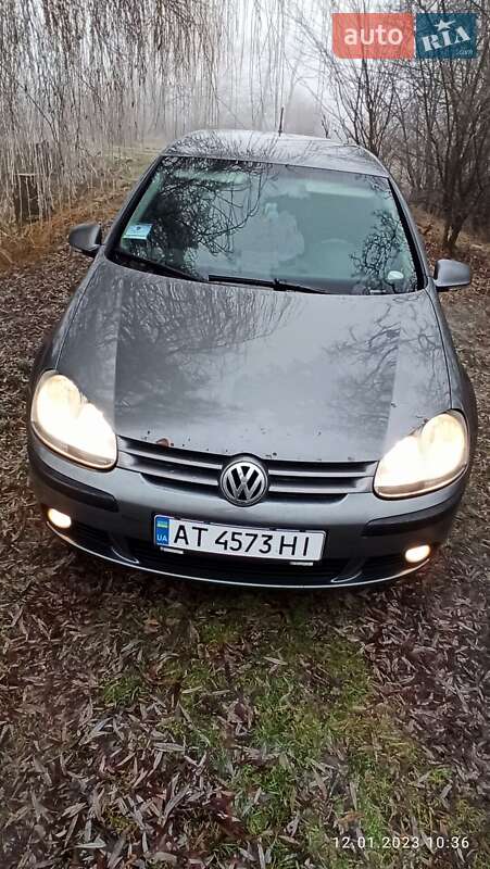 Хетчбек Volkswagen Golf 2005 в Коломиї