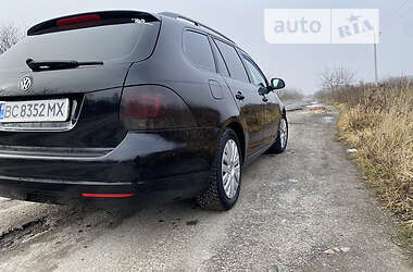 Універсал Volkswagen Golf 2013 в 