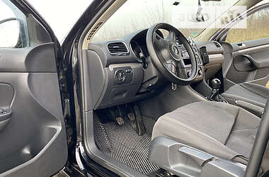 Універсал Volkswagen Golf 2013 в 