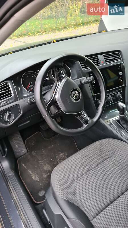 Універсал Volkswagen Golf 2017 в Києві